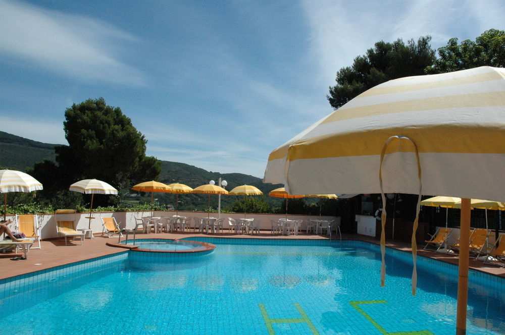 Hotel Capo Di Stella กาโปลิเวรี ภายนอก รูปภาพ
