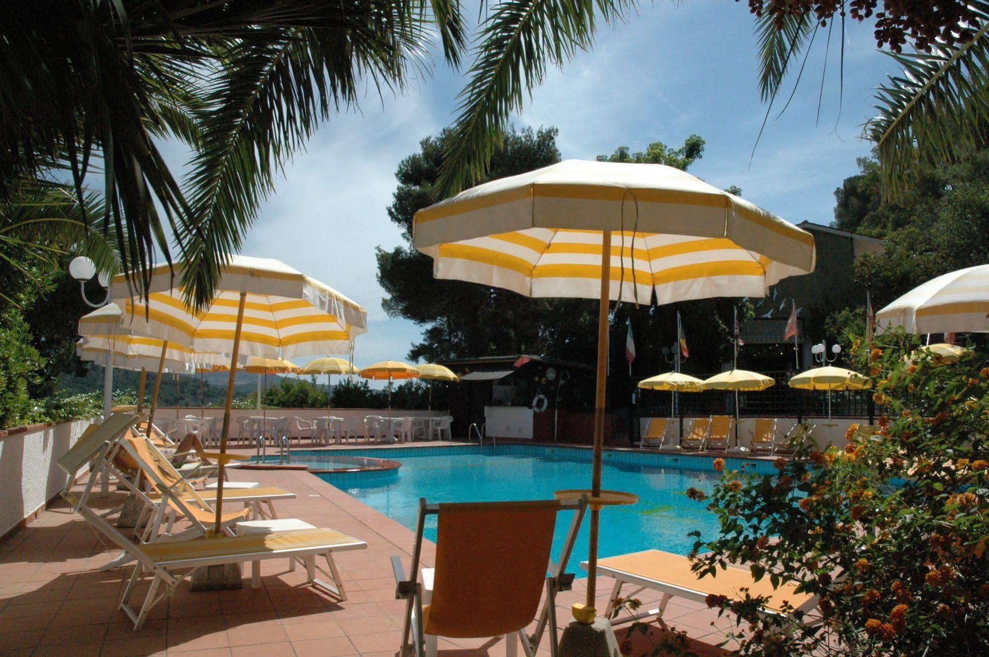 Hotel Capo Di Stella กาโปลิเวรี ภายนอก รูปภาพ