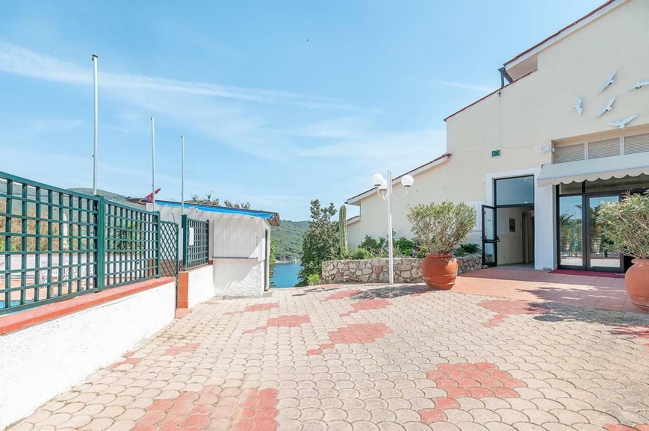 Hotel Capo Di Stella กาโปลิเวรี ภายนอก รูปภาพ
